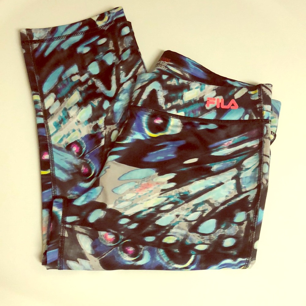 FILA Women's Crop Capri Leggings Abstract Geometric Running Yoga Pants Sz Medium